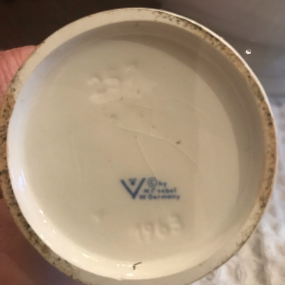 Vintage M. J. Hummel Goebel “For Mother” Girl with Flowers 257  1963 No Box - Picture 4 of 7